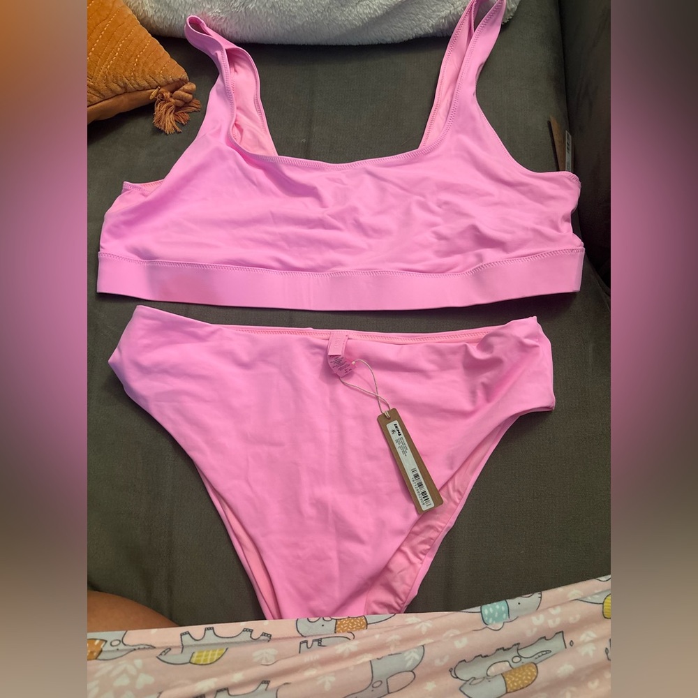 Skims Bubblegum Pink bikini. Xl bottoms 3x top